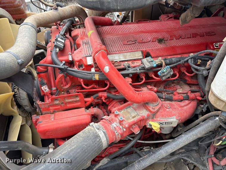 image for item YA2542 2020 International HX520 semi truck