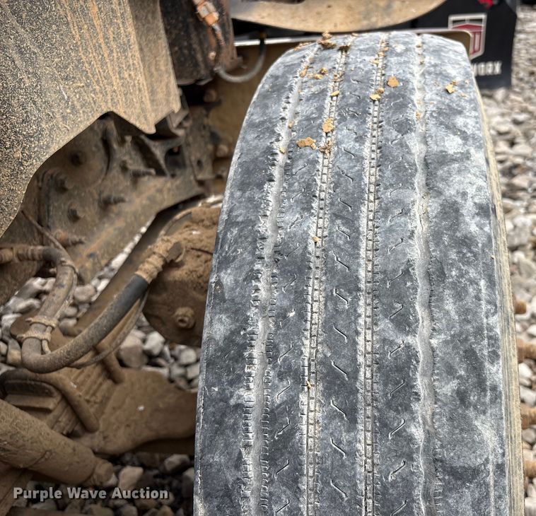 image for item YA2542 2020 International HX520 semi truck