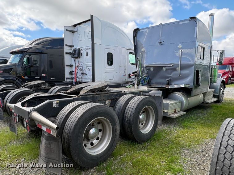 image for item YA2553 2023 Peterbilt 389 semi truck