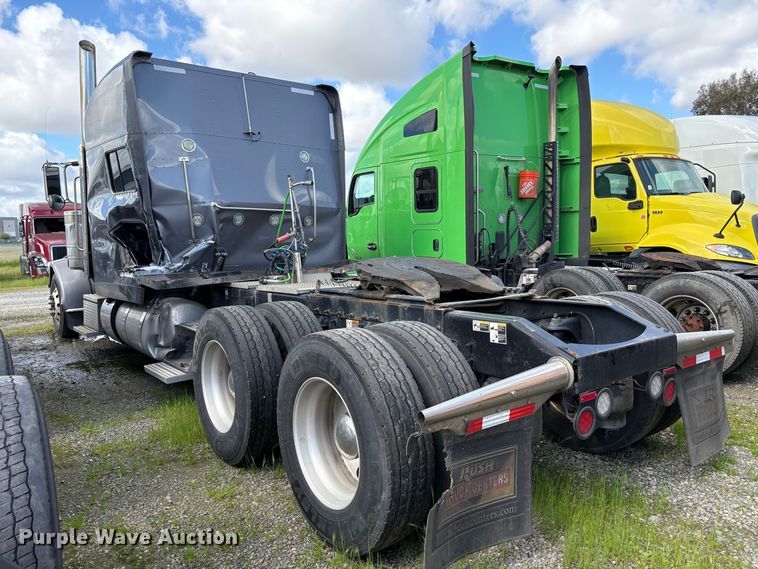 image for item YA2553 2023 Peterbilt 389 semi truck