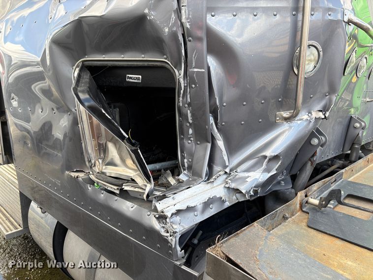 image for item YA2553 2023 Peterbilt 389 semi truck