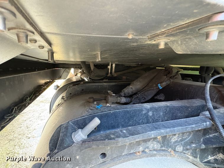 image for item YA2553 2023 Peterbilt 389 semi truck