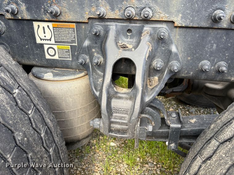 image for item YA2553 2023 Peterbilt 389 semi truck