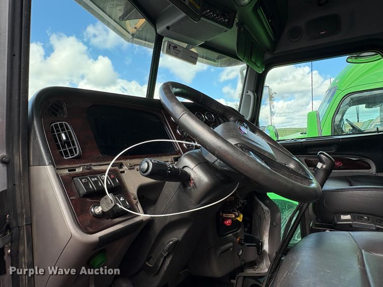 image for item YA2553 2023 Peterbilt 389 semi truck