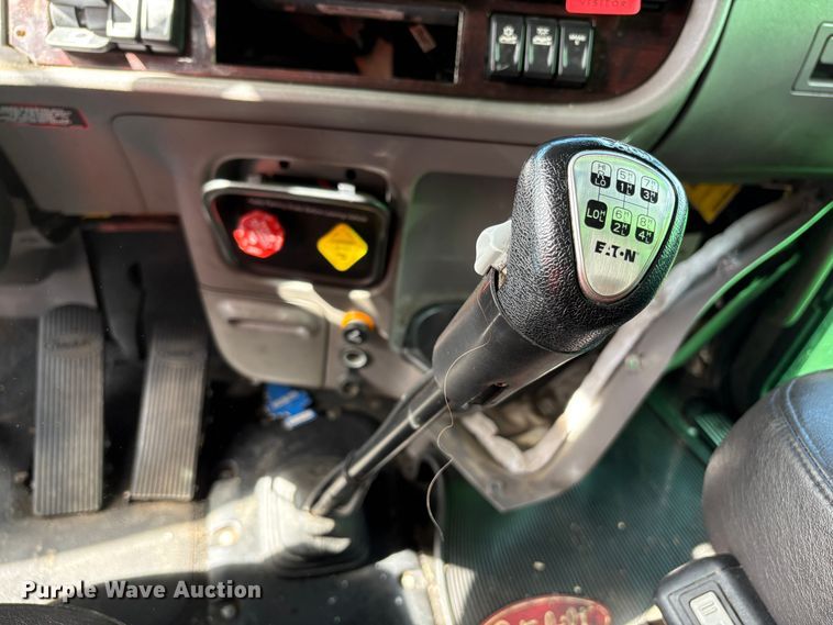 image for item YA2553 2023 Peterbilt 389 semi truck