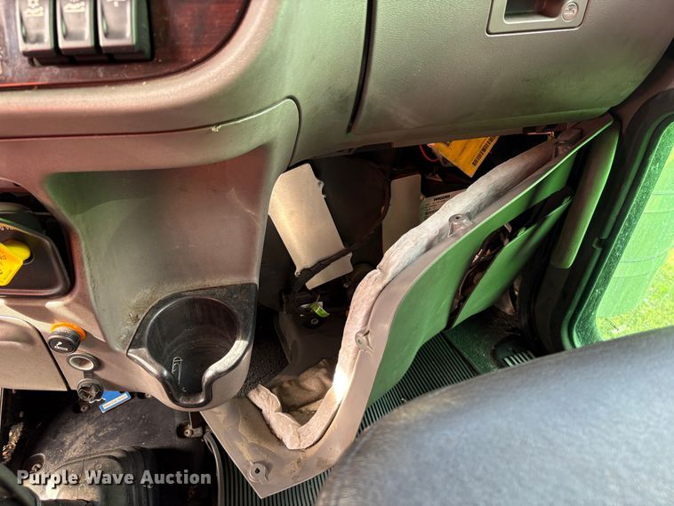 image for item YA2553 2023 Peterbilt 389 semi truck