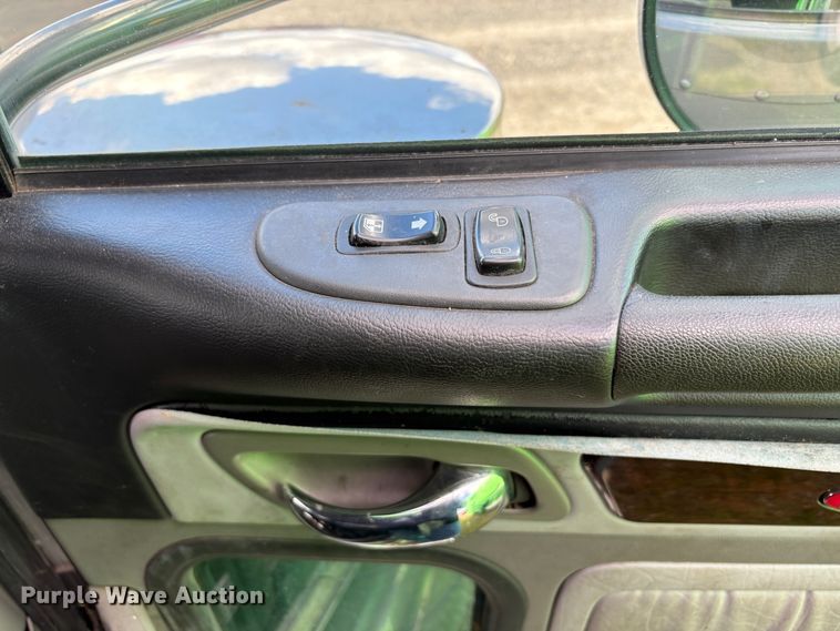 image for item YA2553 2023 Peterbilt 389 semi truck