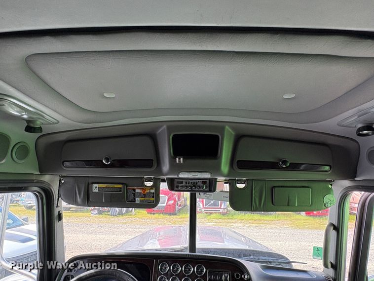 image for item YA2553 2023 Peterbilt 389 semi truck