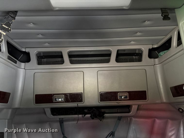 image for item YA2553 2023 Peterbilt 389 semi truck