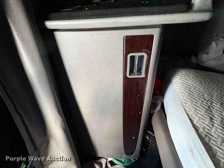 image for item YA2553 2023 Peterbilt 389 semi truck