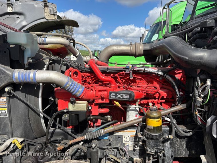 image for item YA2553 2023 Peterbilt 389 semi truck