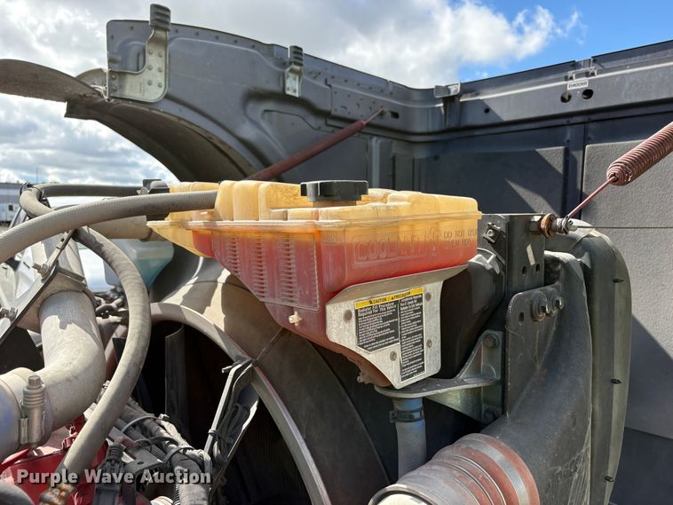 image for item YA2553 2023 Peterbilt 389 semi truck