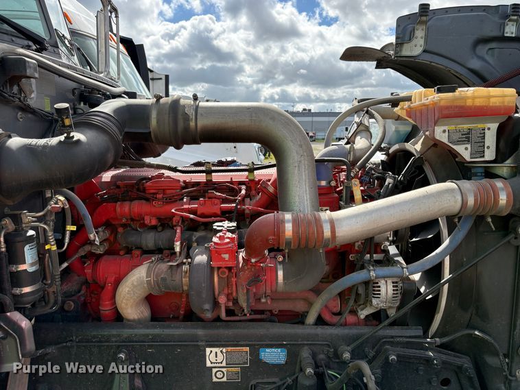 image for item YA2553 2023 Peterbilt 389 semi truck