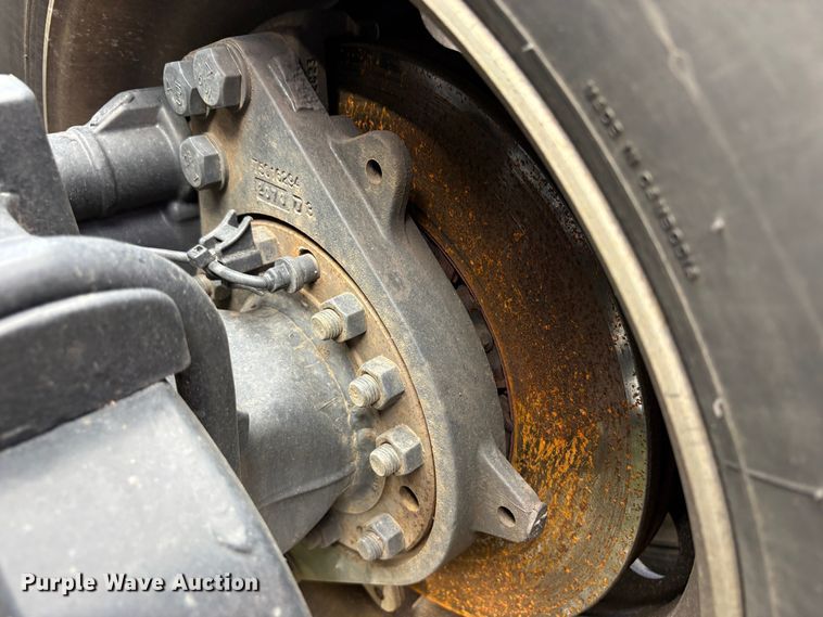 image for item YA2553 2023 Peterbilt 389 semi truck