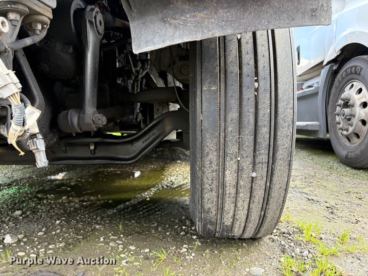 image for item YA2553 2023 Peterbilt 389 semi truck