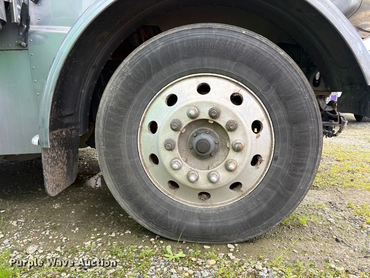 image for item YA2553 2023 Peterbilt 389 semi truck