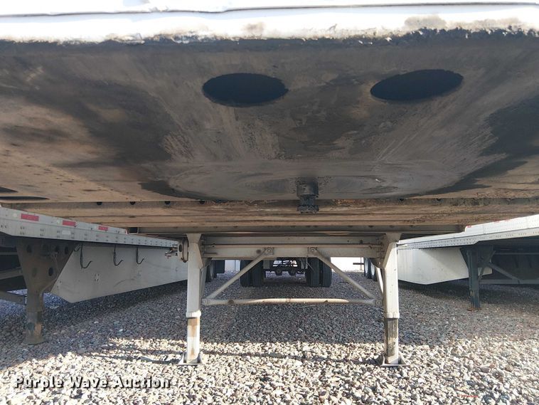 image for item YA2554 2000 Kentucky dry van trailer