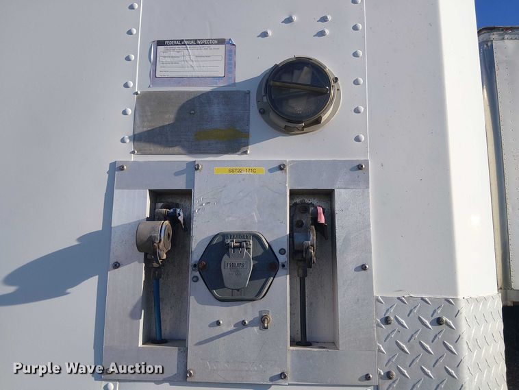 image for item YA2554 2000 Kentucky dry van trailer