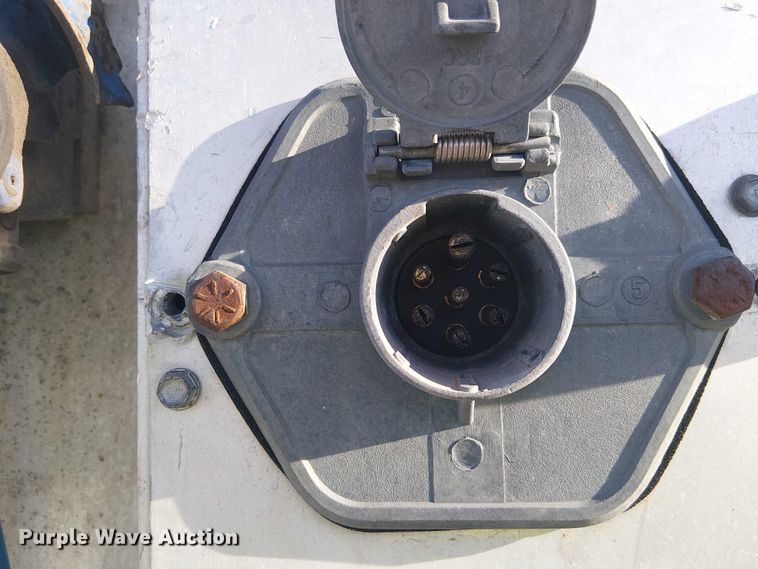 image for item YA2554 2000 Kentucky dry van trailer