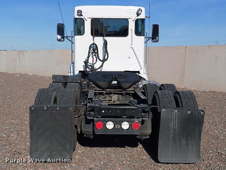 image for item YA2555 2013 Kenworth T6 Series semi truck