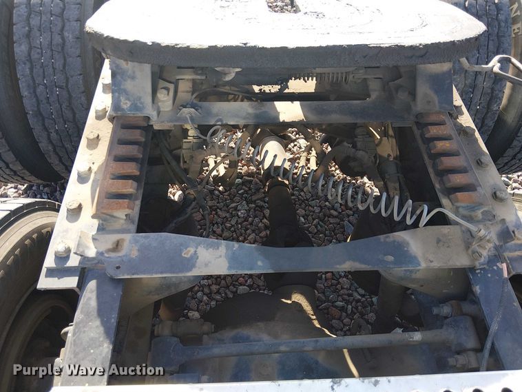 image for item YA2555 2013 Kenworth T6 Series semi truck