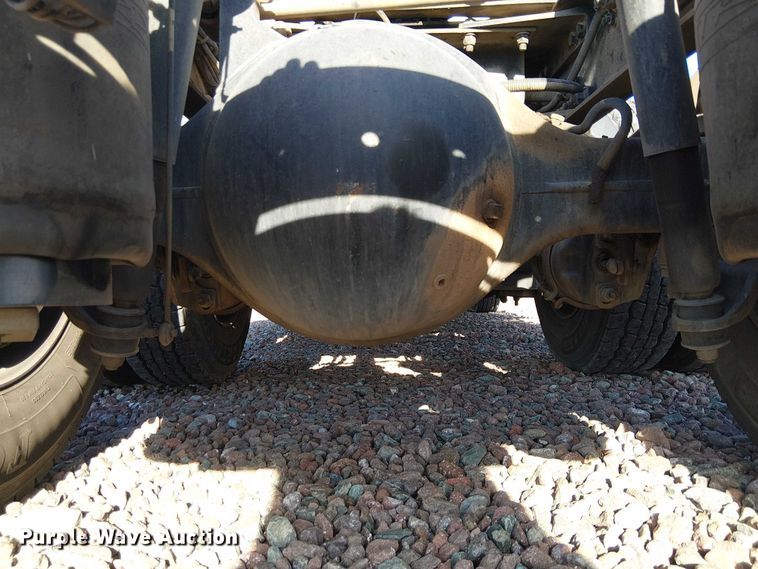 image for item YA2555 2013 Kenworth T6 Series semi truck