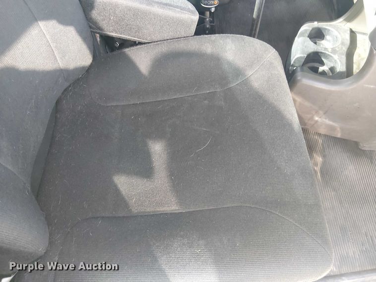 image for item YA2555 2013 Kenworth T6 Series semi truck