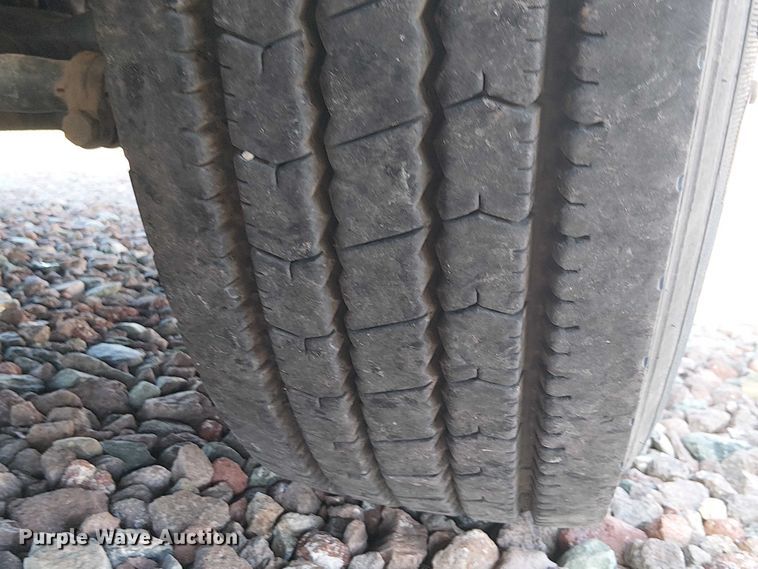 image for item YA2555 2013 Kenworth T6 Series semi truck