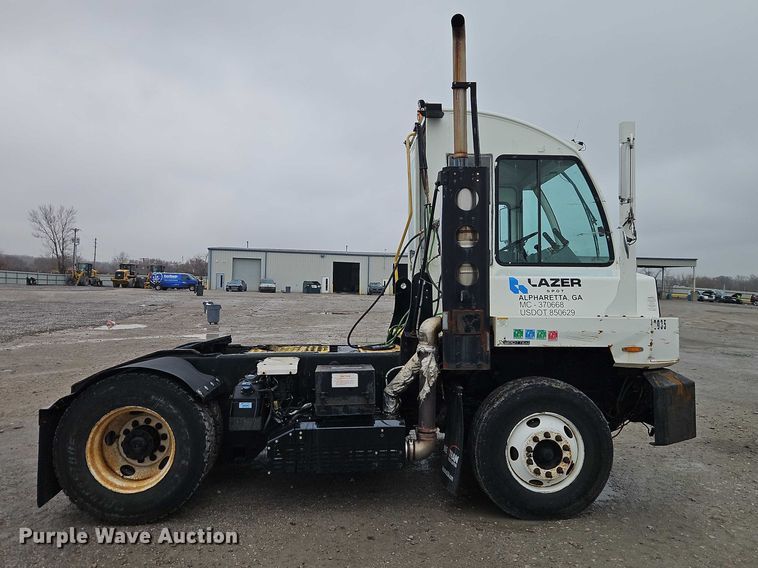 image for item YA2644 2016 Autocar Industries XSpotter yard truck