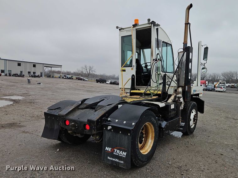 image for item YA2644 2016 Autocar Industries XSpotter yard truck