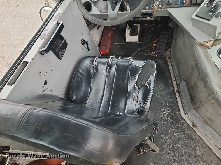 image for item YA2644 2016 Autocar Industries XSpotter yard truck