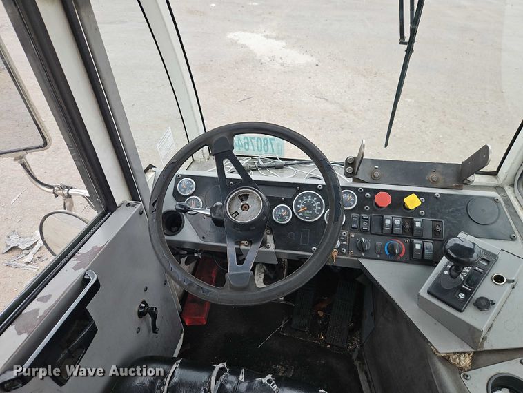 image for item YA2644 2016 Autocar Industries XSpotter yard truck