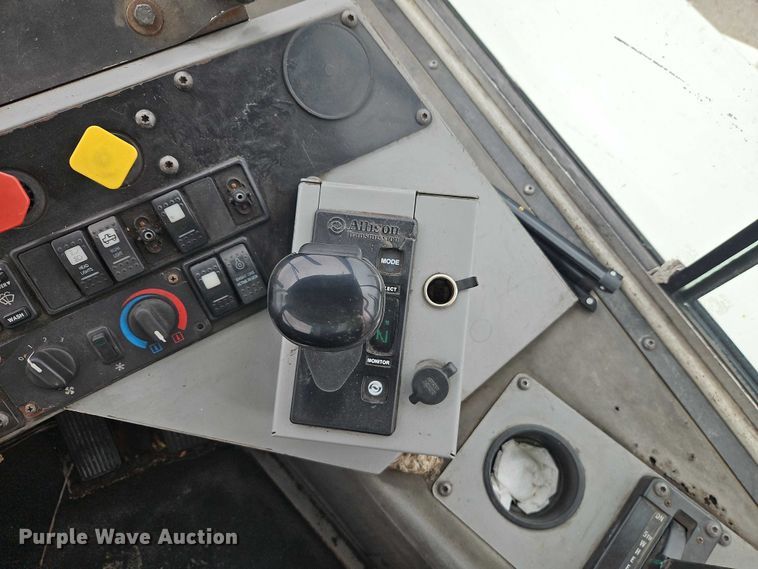 image for item YA2644 2016 Autocar Industries XSpotter yard truck