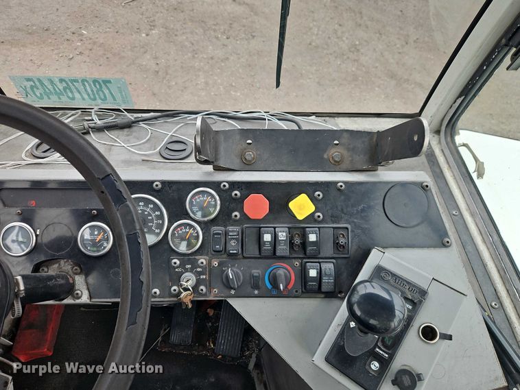 image for item YA2644 2016 Autocar Industries XSpotter yard truck