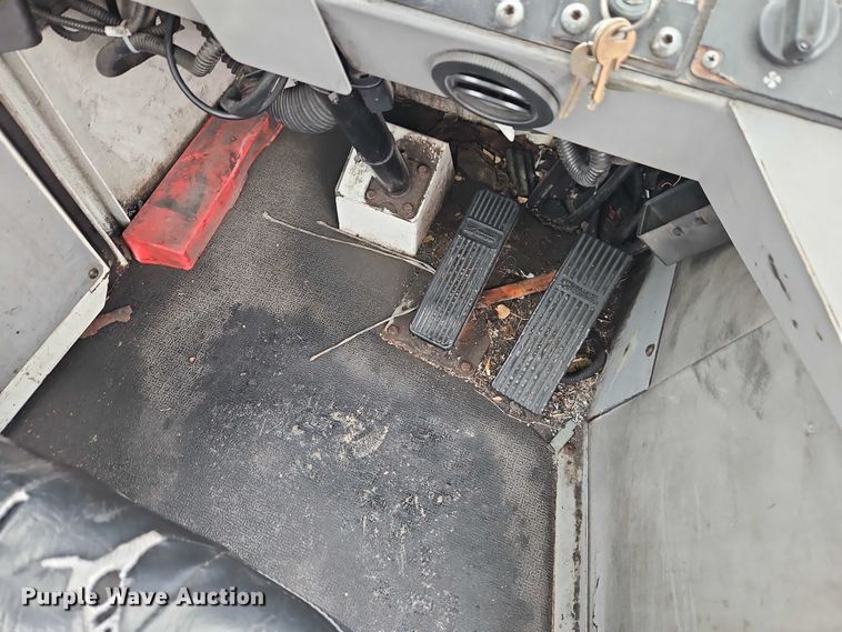 image for item YA2644 2016 Autocar Industries XSpotter yard truck