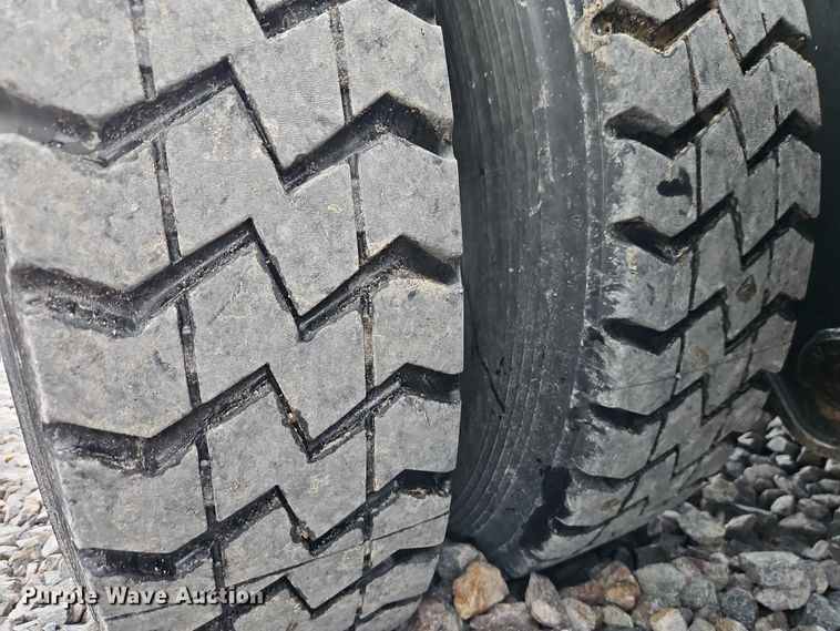 image for item YA2644 2016 Autocar Industries XSpotter yard truck