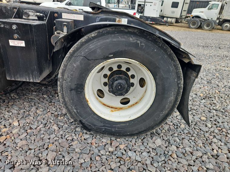 image for item YA2644 2016 Autocar Industries XSpotter yard truck