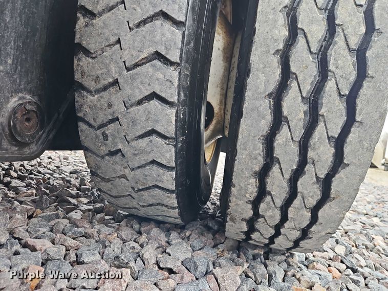 image for item YA2644 2016 Autocar Industries XSpotter yard truck