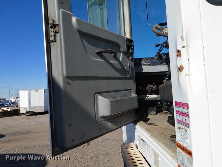 image for item YA2666 2011 Kalmar Ottawa yard truck