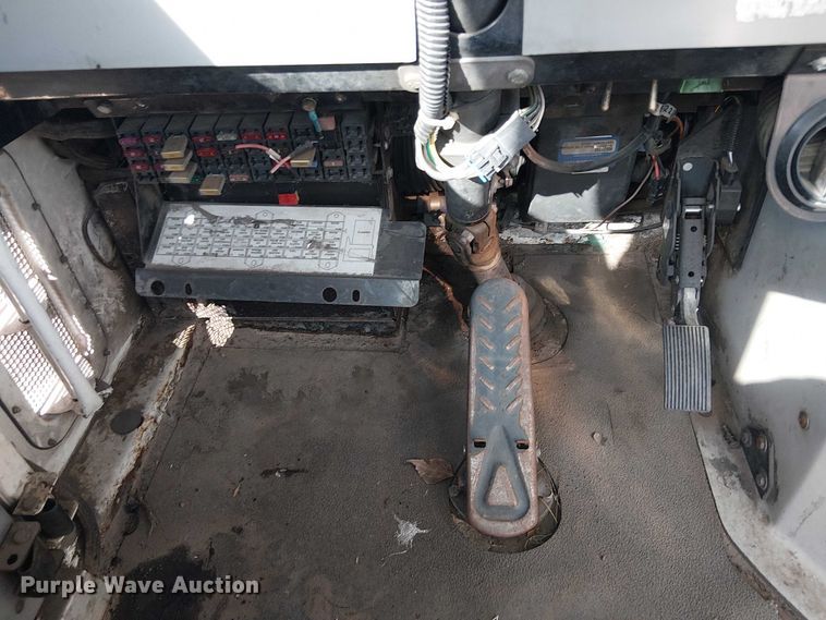 image for item YA2666 2011 Kalmar Ottawa yard truck