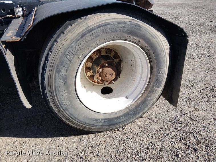 image for item YA2666 2011 Kalmar Ottawa yard truck