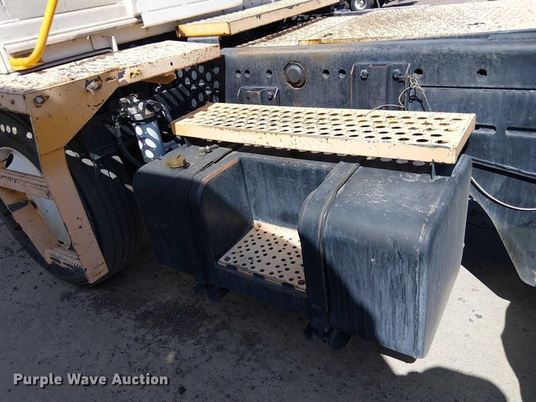 image for item YA2670 2011 Kalmar Ottawa yard truck