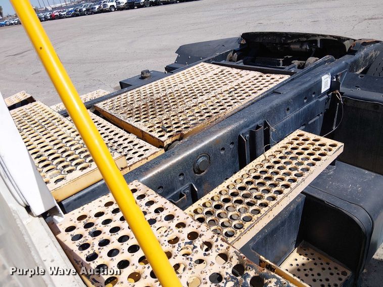 image for item YA2670 2011 Kalmar Ottawa yard truck