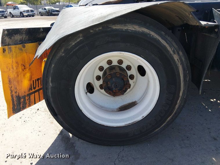 image for item YA2670 2011 Kalmar Ottawa yard truck