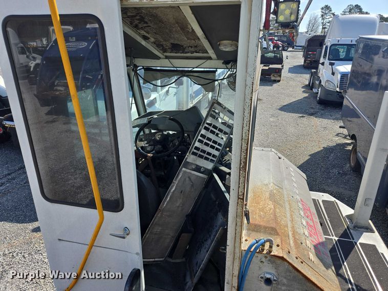 image for item YA2680 2013 Kalmar Ottawa yard truck