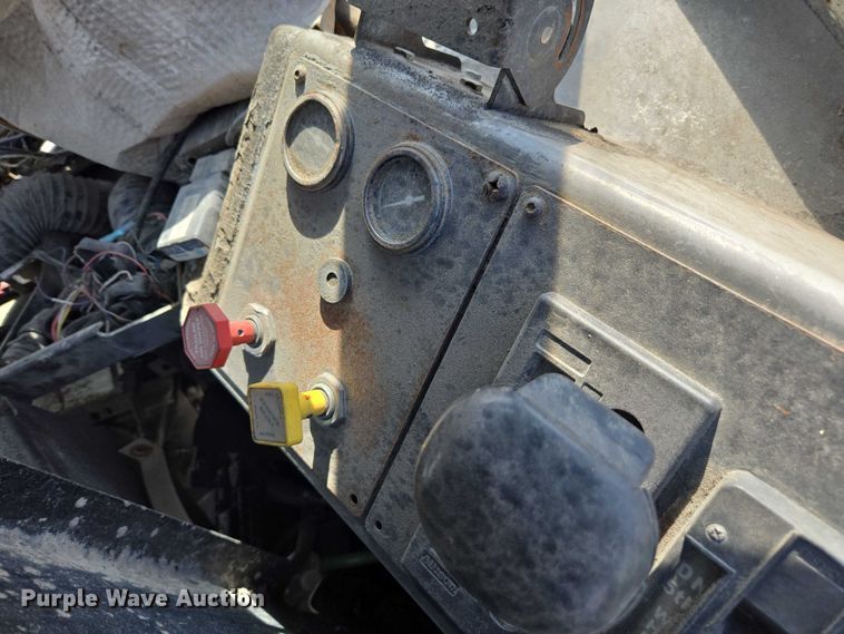 image for item YA2680 2013 Kalmar Ottawa yard truck