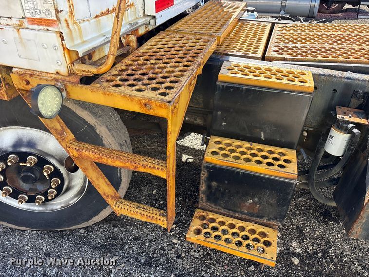 image for item YA2681 2002 Kalmar Ottawa yard truck