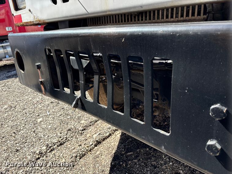 image for item YA2681 2002 Kalmar Ottawa yard truck