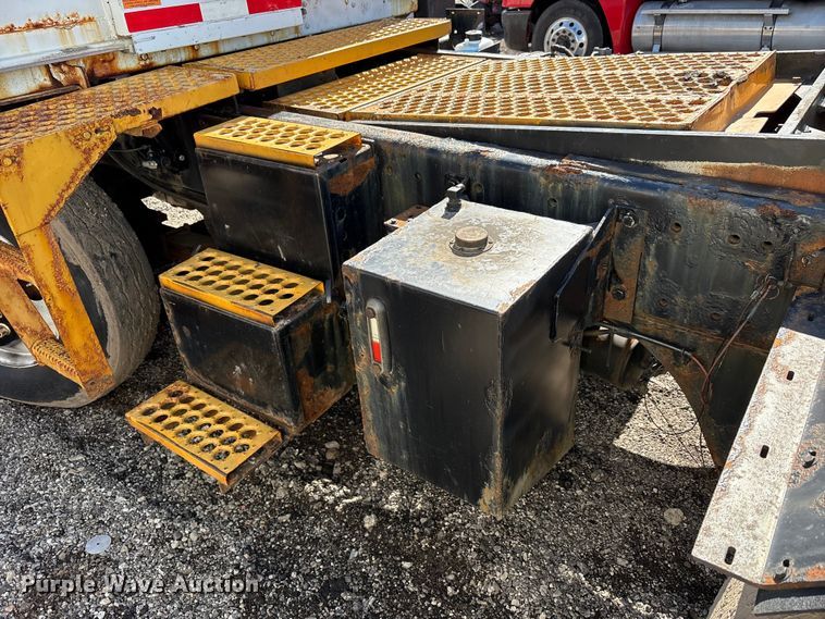 image for item YA2681 2002 Kalmar Ottawa yard truck