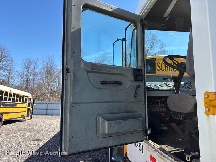 image for item YA2681 2002 Kalmar Ottawa yard truck